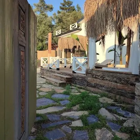 Villa Sakin Huzurla Birtatil Icin Havuzlu Jakuzili